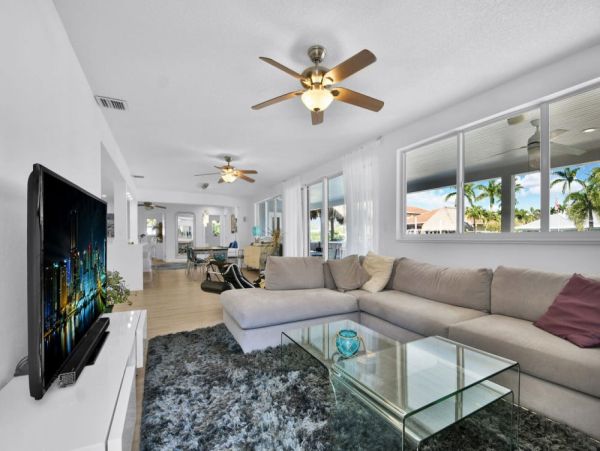 Charming 3-Bedroom Delray Beach Villa with Private Pool and Concierge Services