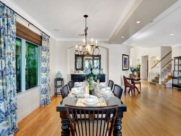 Your Perfect Getaway - Luxurious Waterfront Villa Three Bedroom with Private Pool