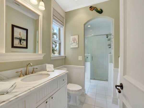 Your Perfect Getaway - Luxurious Waterfront Villa Three Bedroom with Private Pool