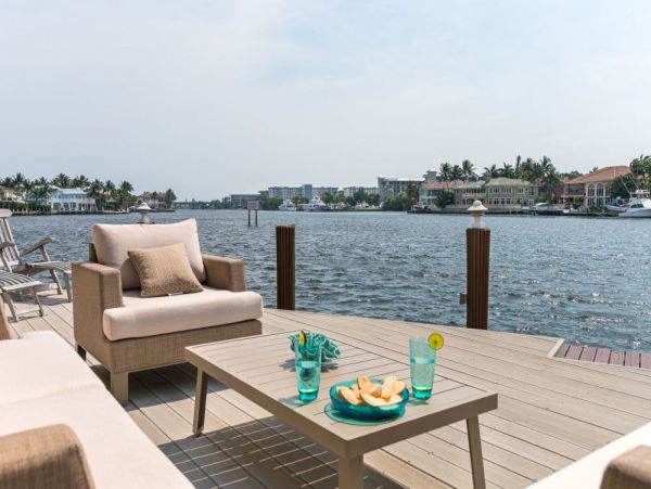 Your Perfect Getaway - Luxurious Waterfront Villa Three Bedroom with Private Pool