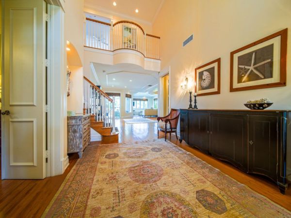 Your Perfect Getaway - Luxurious Waterfront Villa Three Bedroom with Private Pool