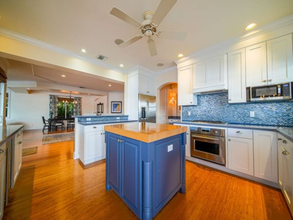 Your Perfect Getaway - Luxurious Waterfront Villa Three Bedroom with Private Pool