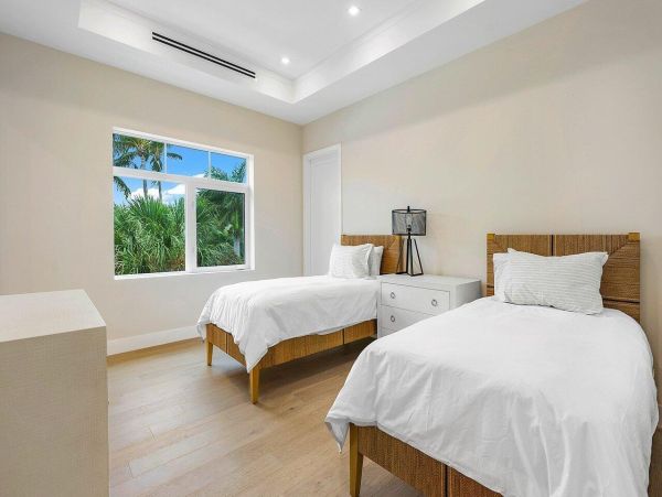 Luxurious Coastal Haven in Delray Beach Three Bedroom - Your Perfect Retreat
