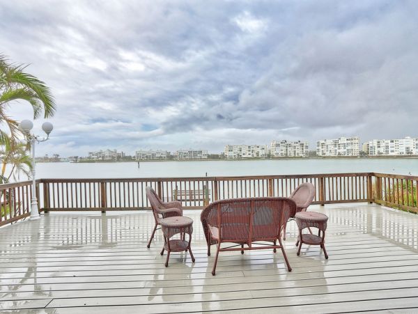 Your Ideal Family Getaway in St. Petersburg 2 Bedroom Home Bay View