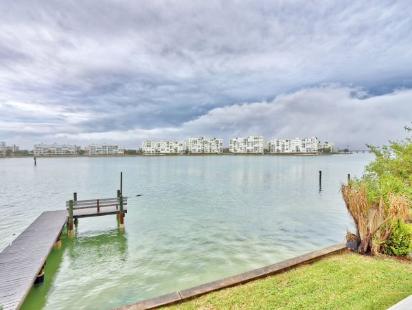 Your Ideal Family Getaway in St. Petersburg 2 Bedroom Home Bay View