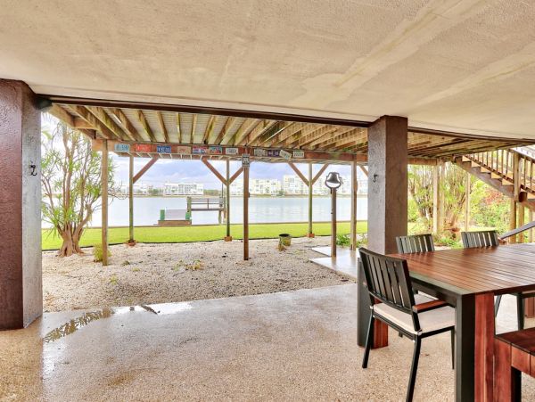 Your Ideal Family Getaway in St. Petersburg 2 Bedroom Home Bay View