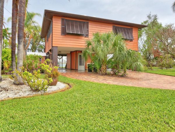Your Ideal Family Getaway in St. Petersburg 2 Bedroom Home Bay View