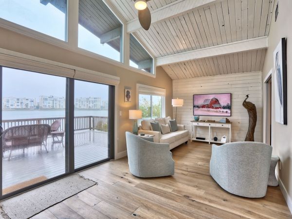 Your Ideal Family Getaway in St. Petersburg 2 Bedroom Home Bay View