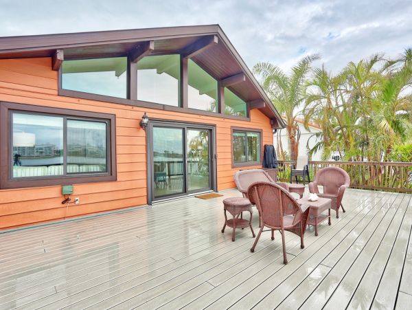 Your Ideal Family Getaway in St. Petersburg 2 Bedroom Home Bay View