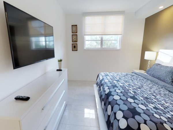New Arrival Three Bedroom Sunny Isles Beach Modern Pool View