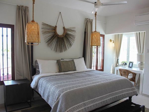Luxurious Beachfront Villa in Beacon Hill - Perfect Family Getaway