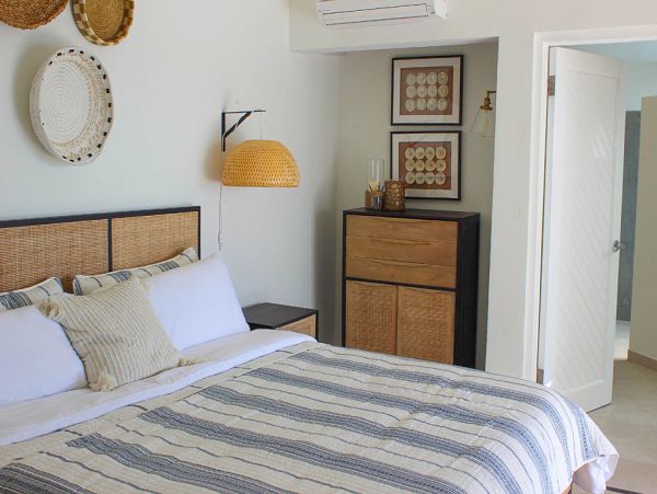 Luxurious Beachfront Villa in Beacon Hill - Perfect Family Getaway
