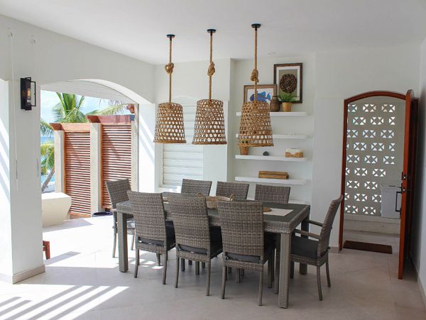 Luxurious Beachfront Villa in Beacon Hill - Perfect Family Getaway