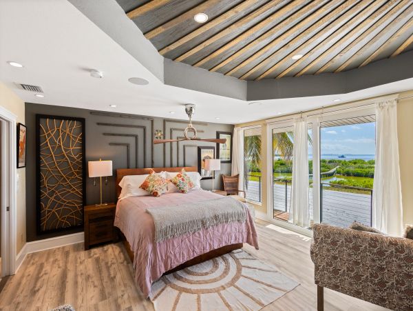 Luxurious Beachfront Home in Fort Myers Beach, FL – Direct Access & Pool
