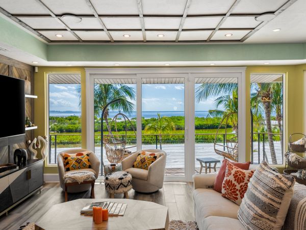 Luxurious Beachfront Home in Fort Myers Beach, FL – Direct Access & Pool