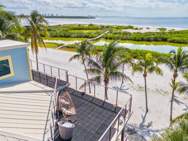 Luxurious Beachfront Home in Fort Myers Beach, FL – Direct Access & Pool