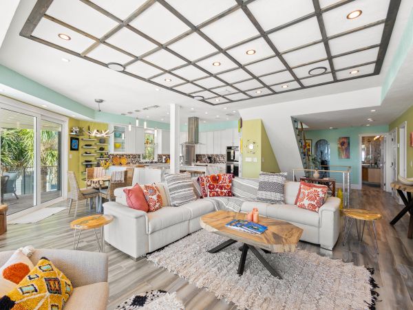 Luxurious Beachfront Home in Fort Myers Beach, FL – Direct Access & Pool