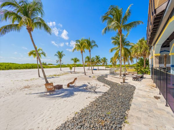 Luxurious Beachfront Home in Fort Myers Beach, FL – Direct Access & Pool