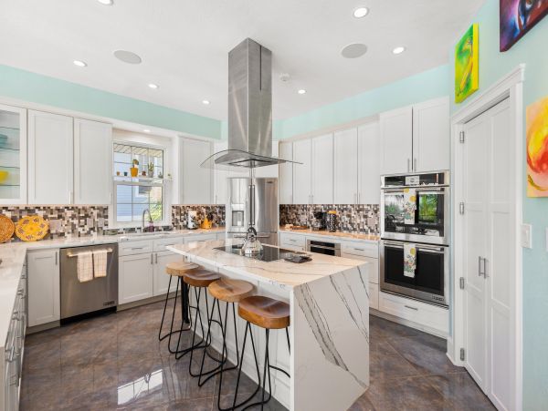 Luxurious Beachfront Home in Fort Myers Beach, FL – Direct Access & Pool
