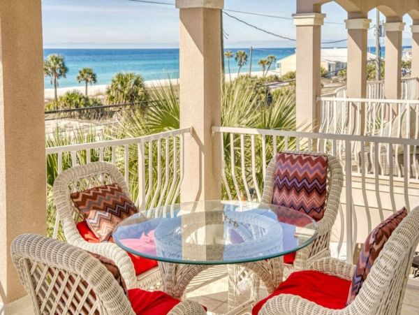 Luxurious Gulf View Retreat in Laguna Beach - Book Your Dream Getaway