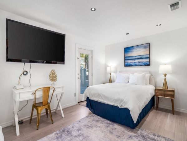 Luxurious Gulf View Retreat in Laguna Beach - Book Your Dream Getaway