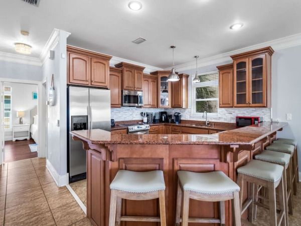 Luxurious Gulf View Retreat in Laguna Beach - Book Your Dream Getaway