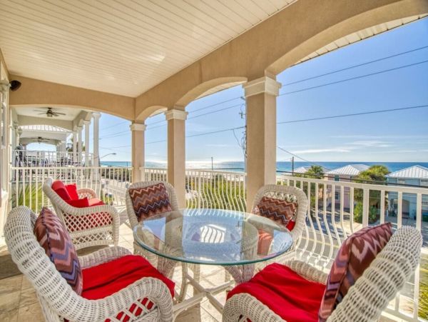 Luxurious Gulf View Retreat in Laguna Beach - Book Your Dream Getaway