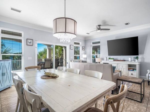 Luxurious Gulf View Retreat in Laguna Beach - Book Your Dream Getaway