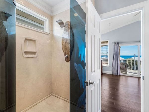 Luxurious Gulf View Retreat in Laguna Beach - Book Your Dream Getaway
