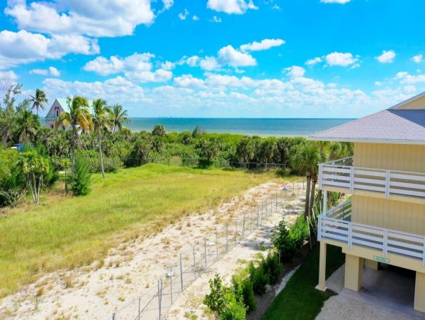 Luxury Beachfront Condominium on Sanibel Island