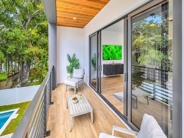 Luxurious Two-Story Townhouse in Rio Vista - Perfect for Families