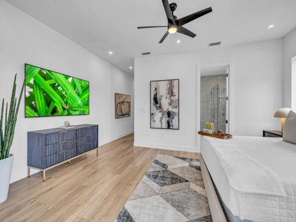 Luxurious Two-Story Townhouse in Rio Vista - Perfect for Families