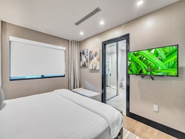 Luxurious Waterfront Residence in Wilton Manors Your Perfect Getaway
