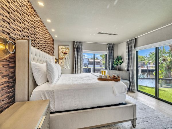 Luxurious Waterfront Residence in Wilton Manors Your Perfect Getaway