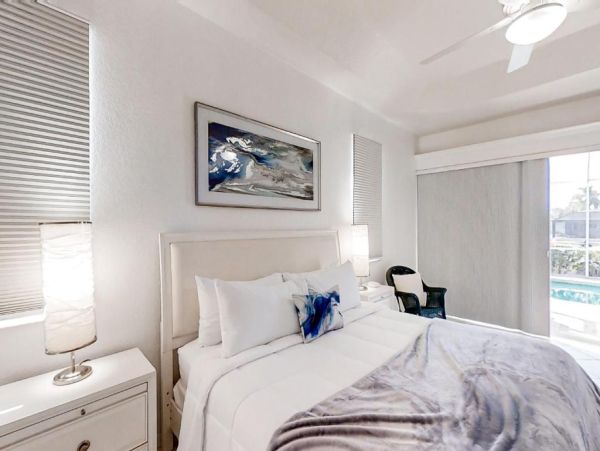 Coastal Paradise with Direct Canal Access in Cape Coral - Perfect Vacation Home