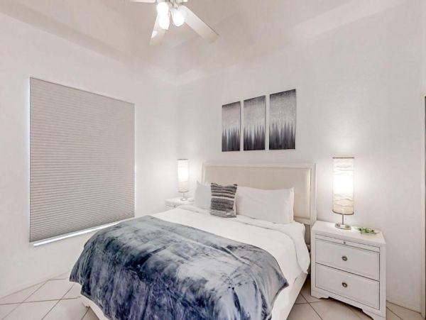 Coastal Paradise with Direct Canal Access in Cape Coral - Perfect Vacation Home