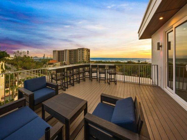 Luxurious Dual-Home Estate Steps from Siesta Key Beach