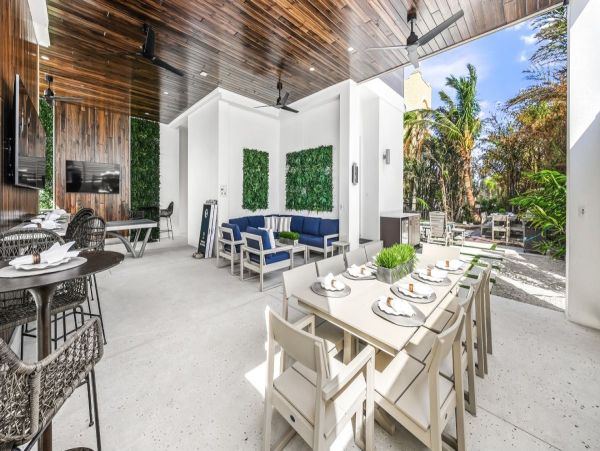 Luxurious Dual-Home Estate Steps from Siesta Key Beach