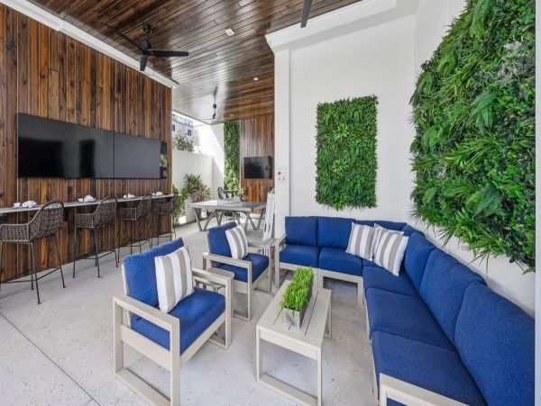 Luxurious Dual-Home Estate Steps from Siesta Key Beach