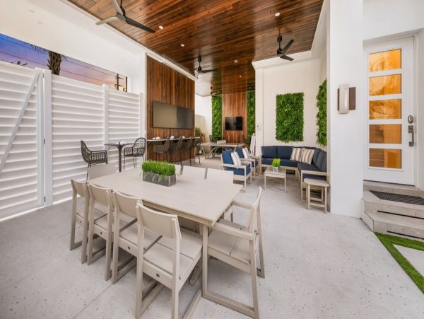 Luxurious Dual-Home Estate Steps from Siesta Key Beach