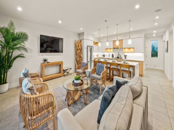 Luxurious Dual-Home Estate Steps from Siesta Key Beach