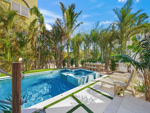 Luxurious Dual-Home Estate Steps from Siesta Key Beach