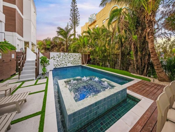 Luxurious Dual-Home Estate Steps from Siesta Key Beach