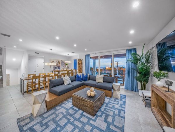 Luxurious Dual-Home Estate Steps from Siesta Key Beach