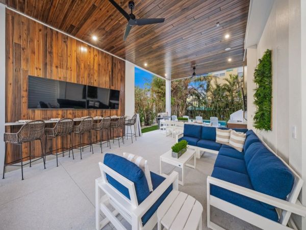 Luxurious Dual-Home Estate Steps from Siesta Key Beach