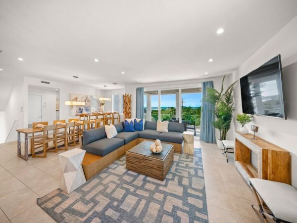 Luxurious Dual-Home Estate Steps from Siesta Key Beach