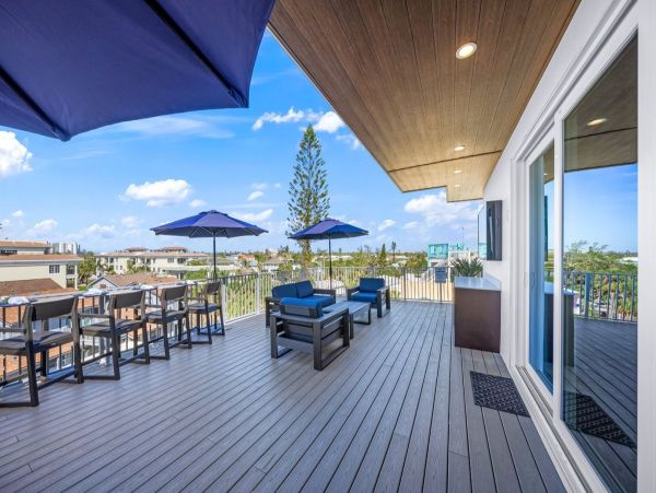 Luxurious Dual-Home Estate Steps from Siesta Key Beach