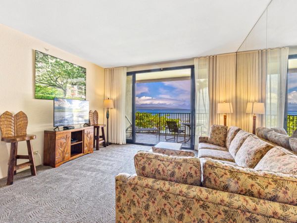 Six Bedroom Maui Retreat Pure Delight Exclusive Oceanfront Maui Retreat in Kaanapali