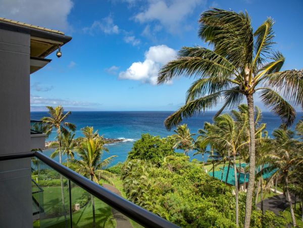 Luxury Oceanfront 3-Bedroom Condo in Kapalua Bay, Maui