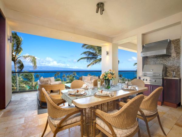Luxury Oceanfront 3-Bedroom Condo in Kapalua Bay, Maui